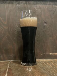 トゥーラビッツブルーイング(ブラックフォレストチョコレートケーキインペリアルスタウト)_01